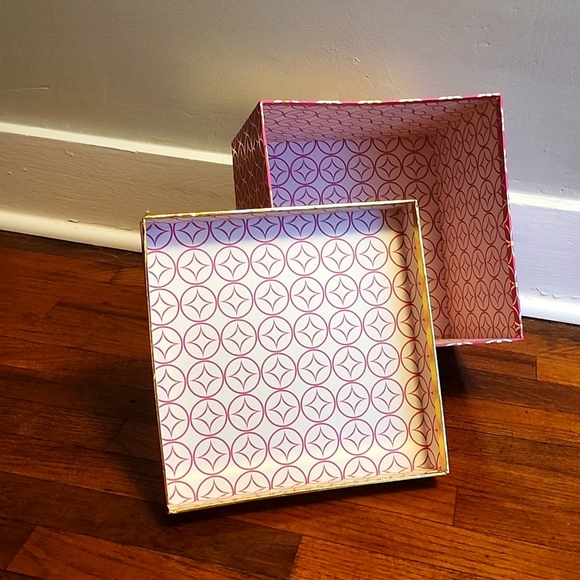 ⭐️🎉H.P.🎉 Decorative She's Got That Boss Hustle Pink and Gold Storage Box - Picture 5 of 5